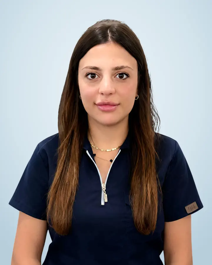 Nisa N., expert hair transplant surgeon and anaesthesiologist